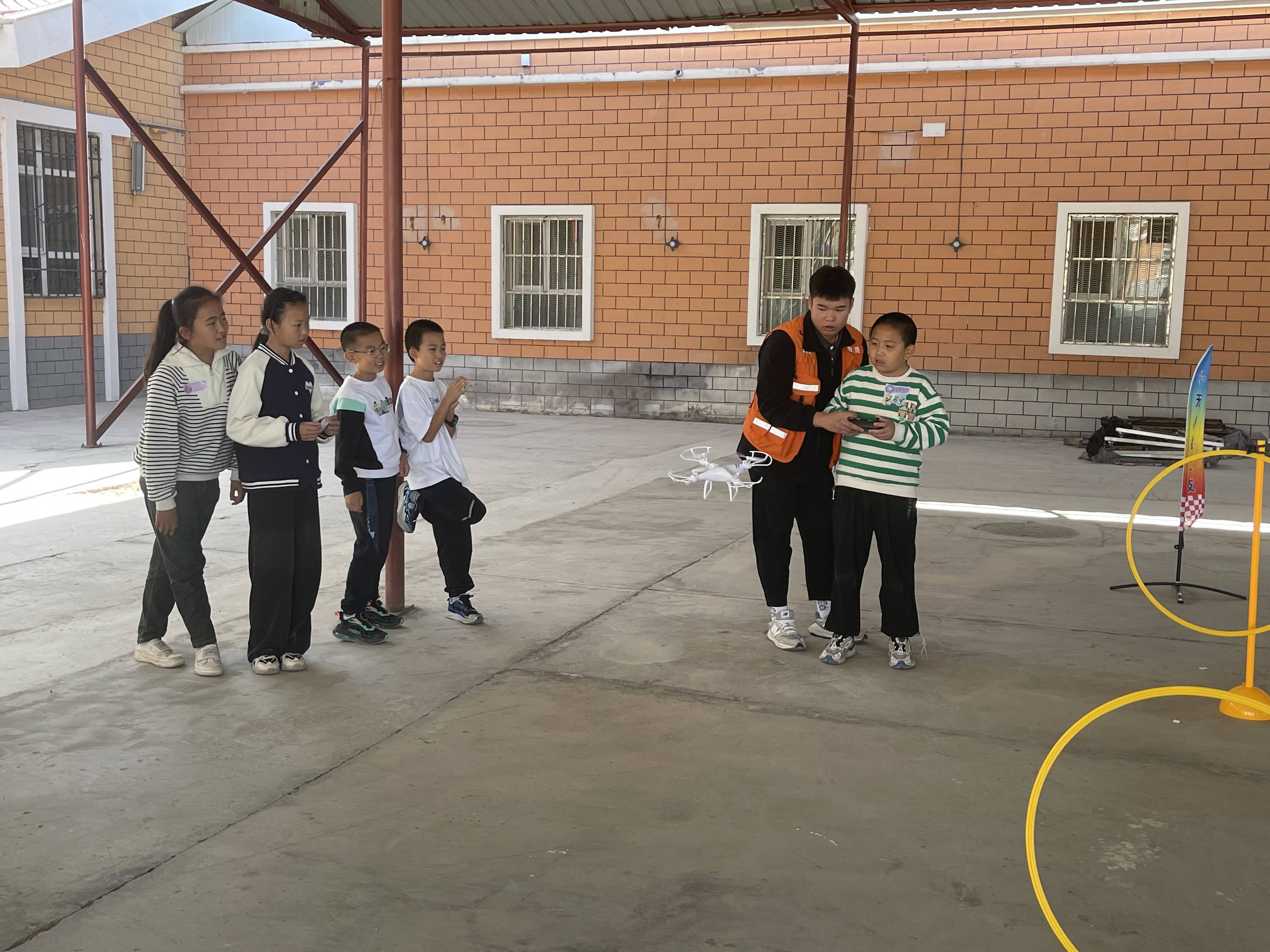 青少年無人機航模培訓