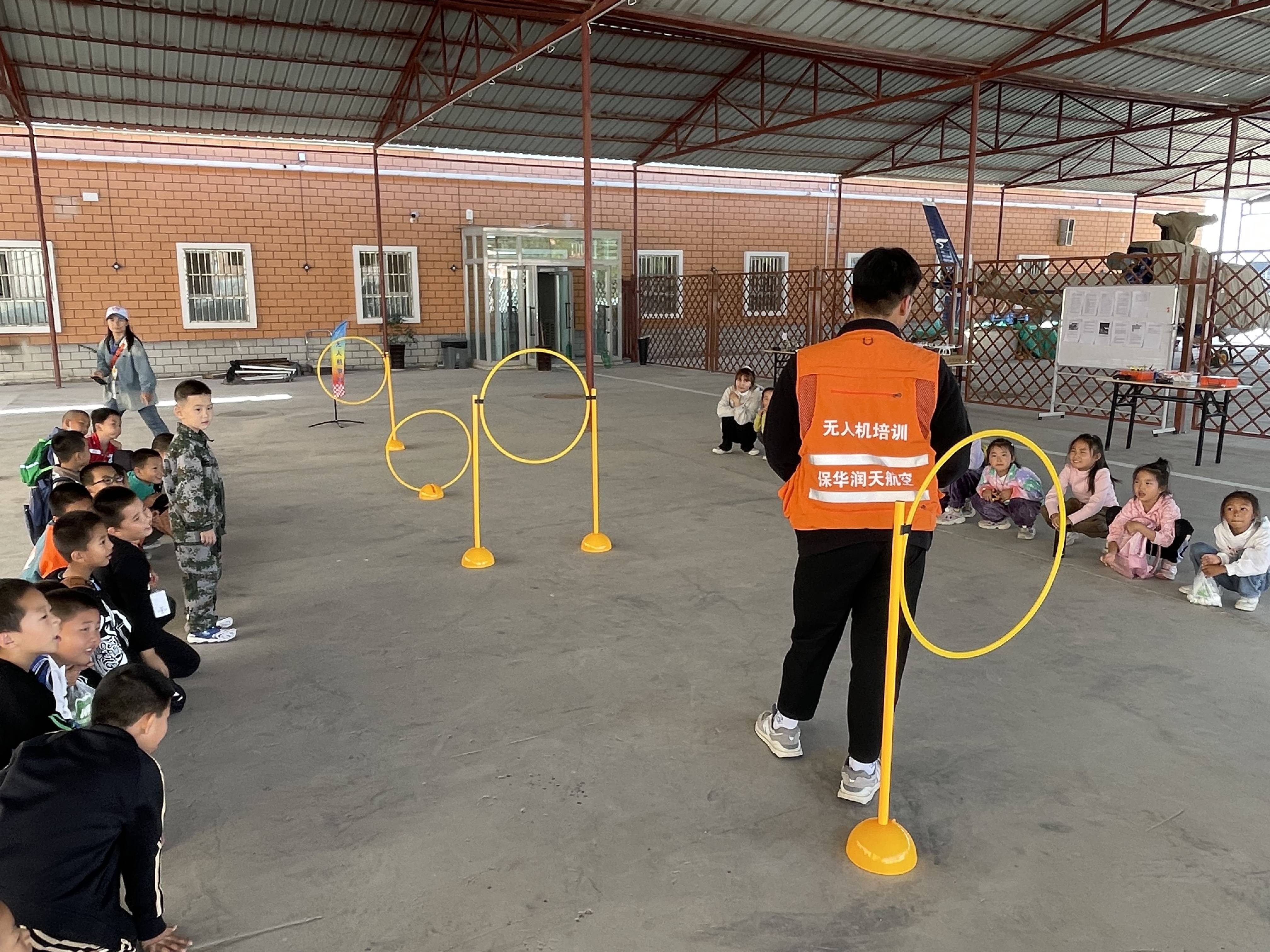 新疆青少年無人機比賽