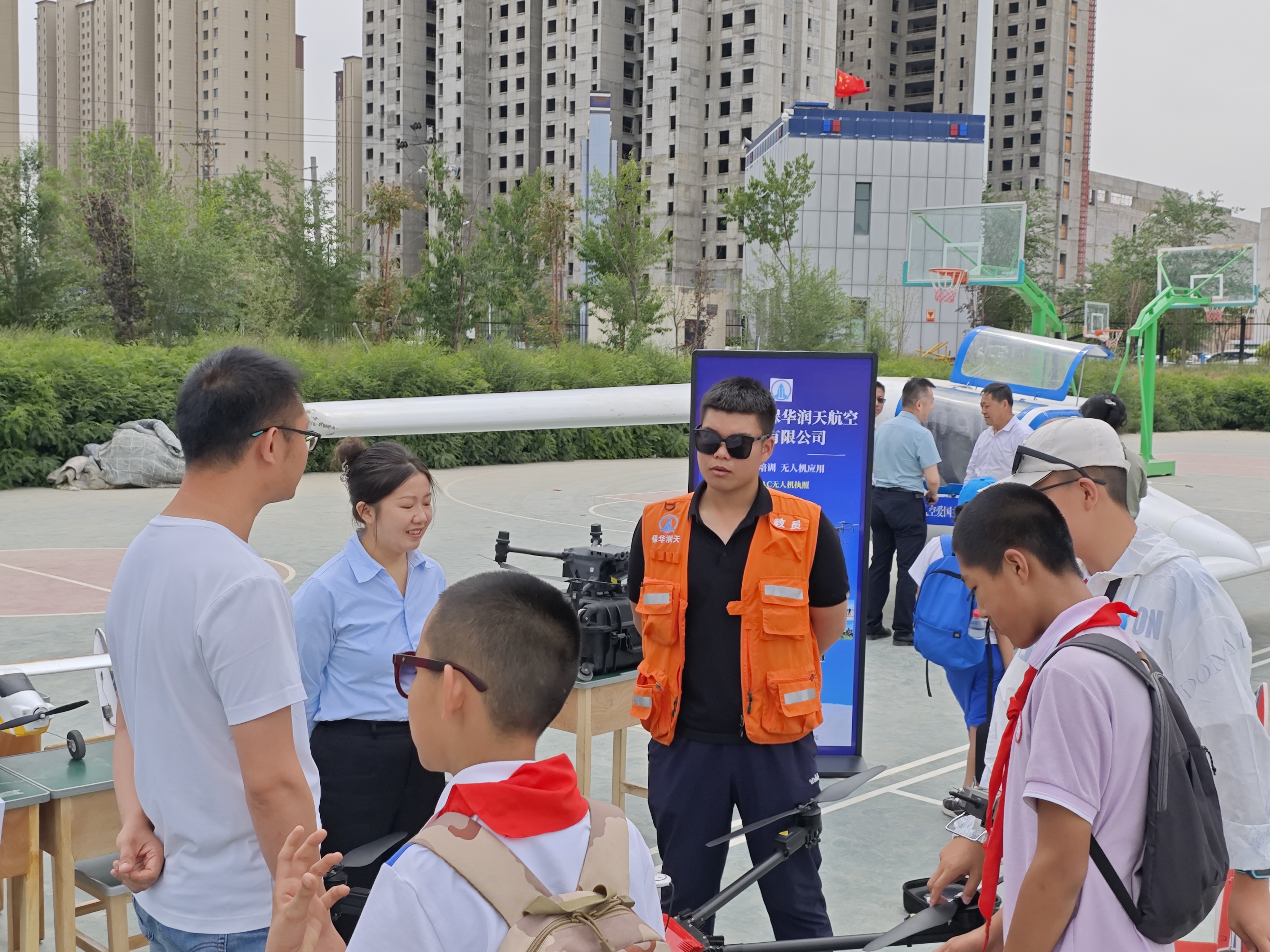 翱翔夢想:揭秘青少年無人機比賽的科技含金量-新疆保華潤天航空