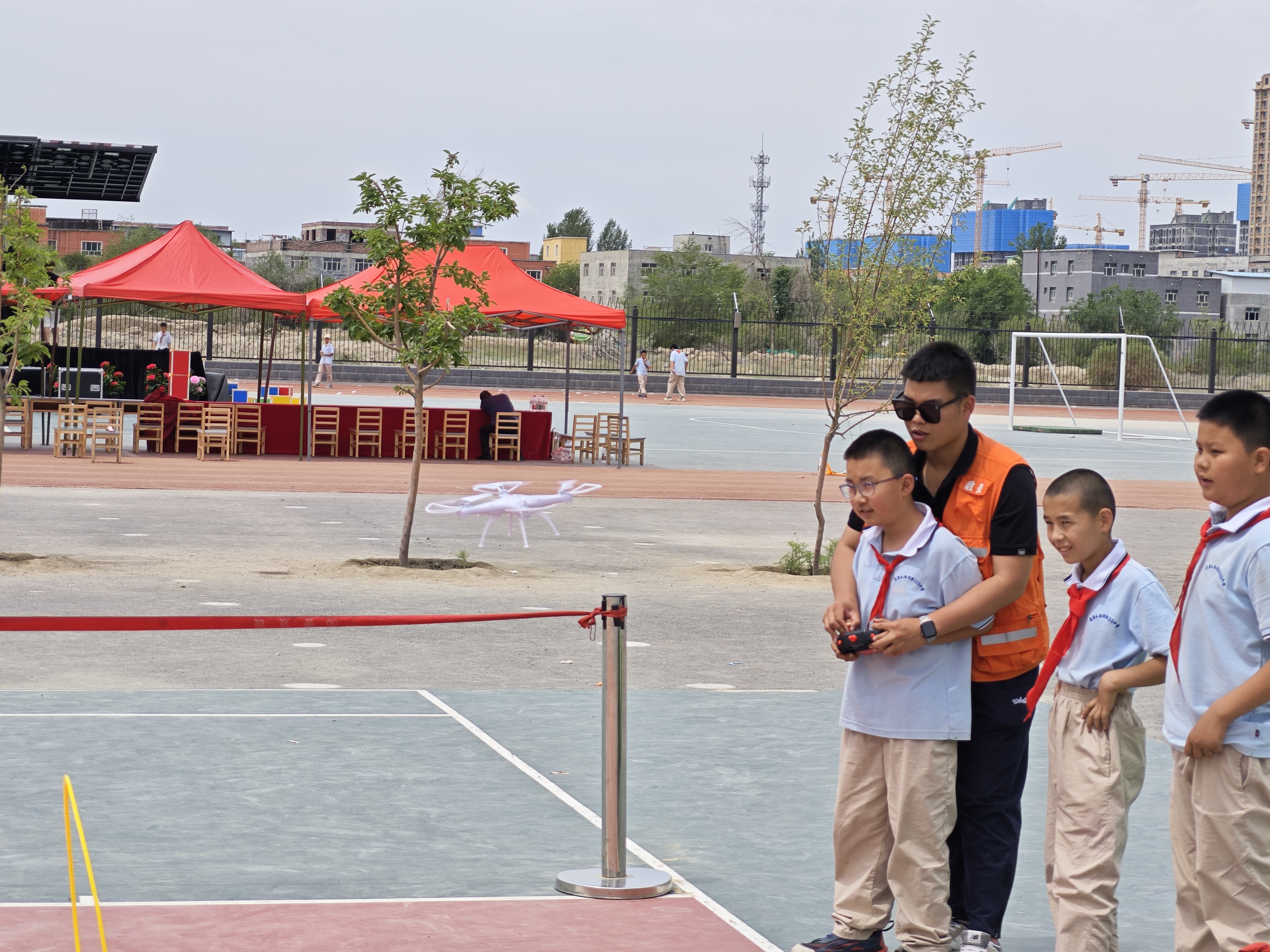 未來天空的主宰者:青少年無人機入門培訓課程啟動-新疆保華潤天航空