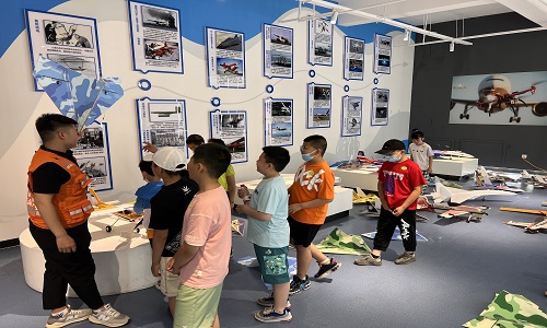 【新疆保華潤天航空】從兒童無人機培訓班看未來科技教育的趨勢