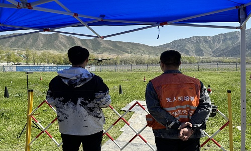 【新疆無人機培訓】保華潤天揭秘:多旋翼視距內無人機執照的價值