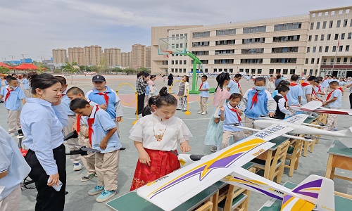 【新疆青少年無人機培訓】多旋翼無人機操作技巧,保華潤天航空專業(yè)指導