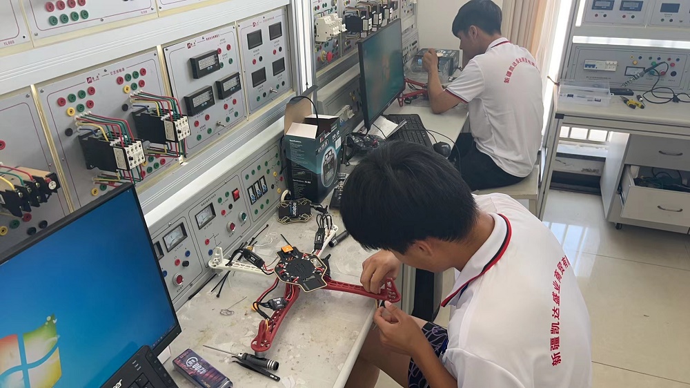 【低空經濟+無人機】無人機飛手:低空經濟下的金領職業-保華潤天航空