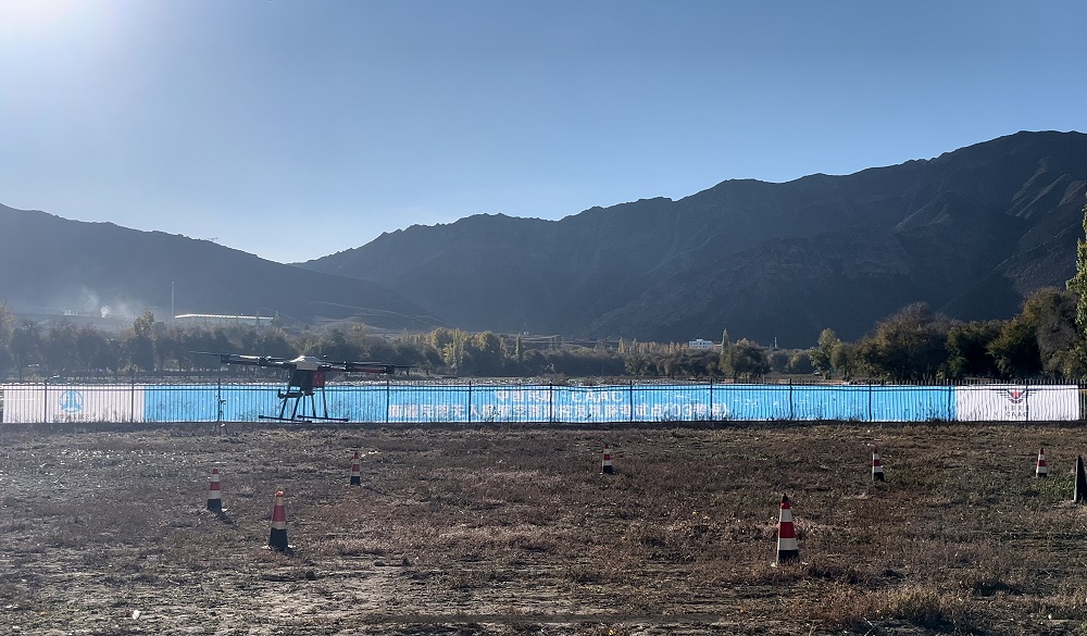 【低空經(jīng)濟(jì)+無(wú)人機(jī)】低空經(jīng)濟(jì)革新者:無(wú)人機(jī)重塑旅游與交通-保華潤(rùn)天航空