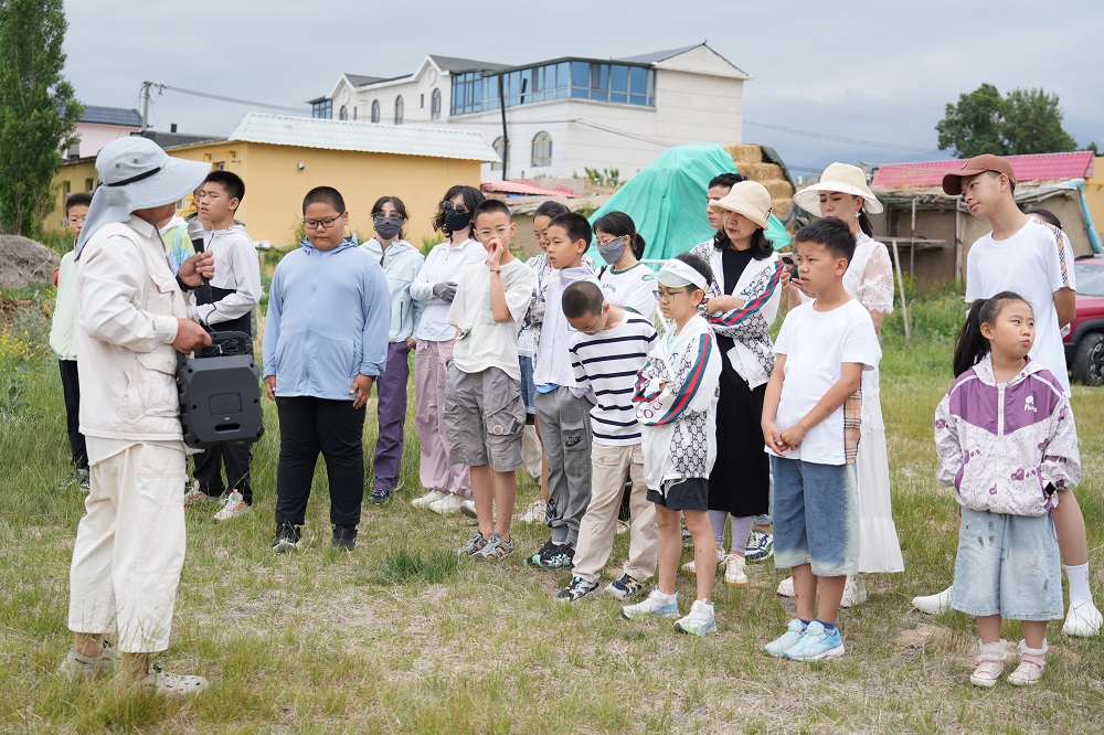 【新疆保華潤(rùn)天無人機(jī)培訓(xùn)】讓孩子學(xué)無人機(jī):開啟多元成長(zhǎng)的大門